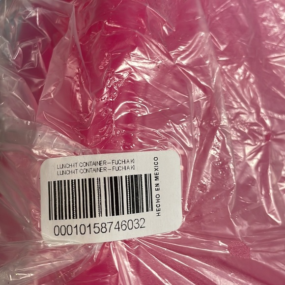 Divided container with leak proof seal - Picture 4 of 10